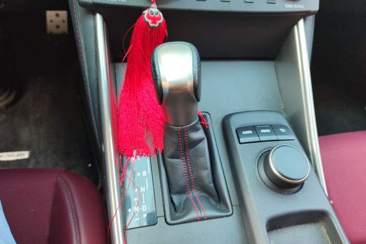 Used Lexus IS 2015 200t F SPORT
