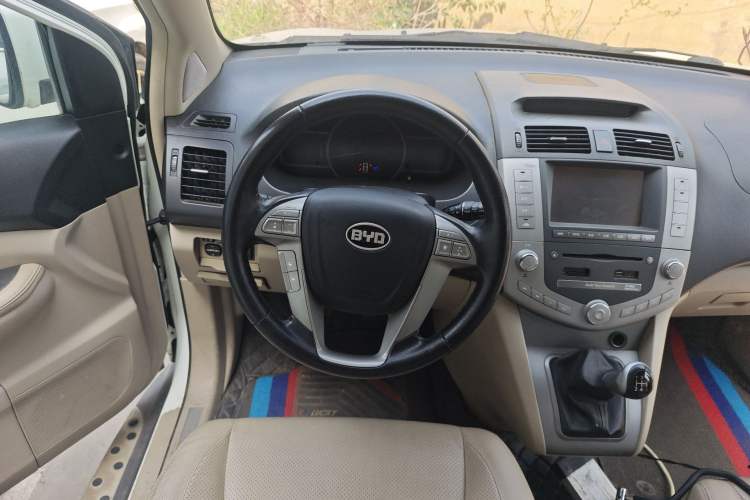 Used BYD S6 2013 Platinum Edition 2.0L Manual Luxury Model