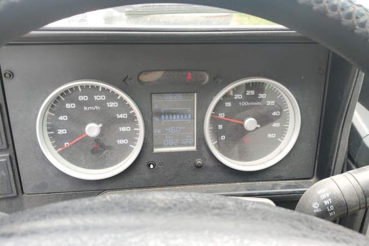 Used Iveco Daily 2017 2.5T A35 Passenger Van 5-7 Seats Model 47Z5
