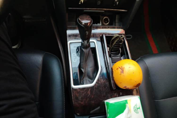 Used Toyota Camry 2016 2.0G 10th Anniversary Leading Edition
