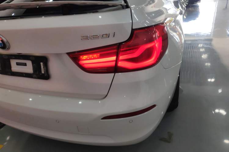 Used BMW 3 Series GT 2018 320i Sport Edition
