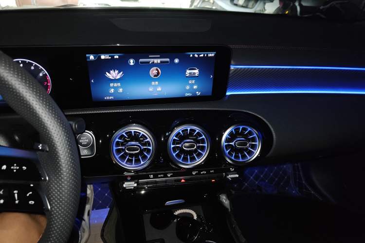 Used Mercedes-Benz A-Class 2025 A 200 L Fashion Model Audio And AC Panel