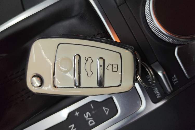 Used Audi A3 2020 Limousine 35 TFSI Fashion Edition China VI Emission Standard Vehicle Key