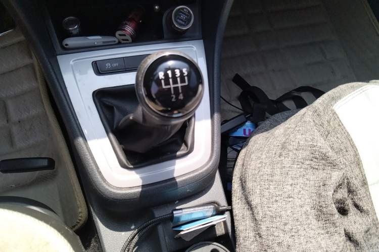 Used Volkswagen Gran Lavida 2013 1.6L Manual Fashion Model Gear Lever