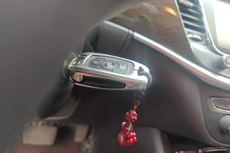 Used Buick Verano 2018 Sedan 20T Dual-Clutch Leading Model Vehicle Key