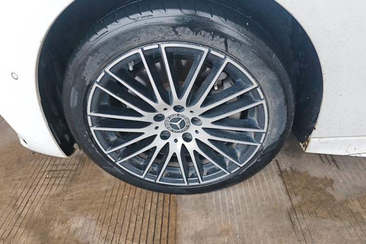 Used Mercedes-Benz C-Class 2023 C 260 L Sport Edition Left Front Wheel Hub