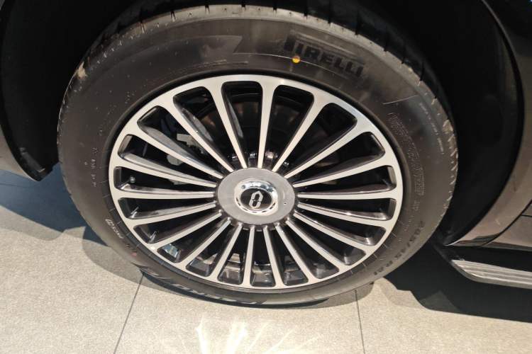 Used Hima AITO M8 2025 Extended-Range Max+ Version 53.4 kWh 5-Seater Edition