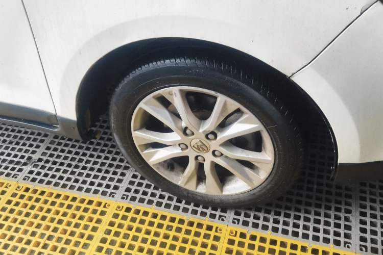 Used Baojun 730 2014 1.5L manual Comfort version 7 seats
