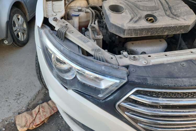 Used Bestune B30 2019 1.6L Automatic Comfort Model Right Front Headlight