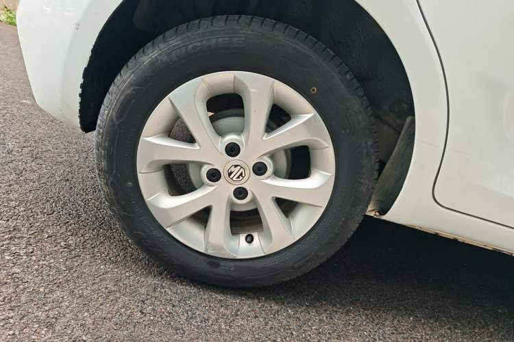 Used MG 3 2017 1.5L Automatic Smart Connect Elite Edition Right Rear Wheel Hub