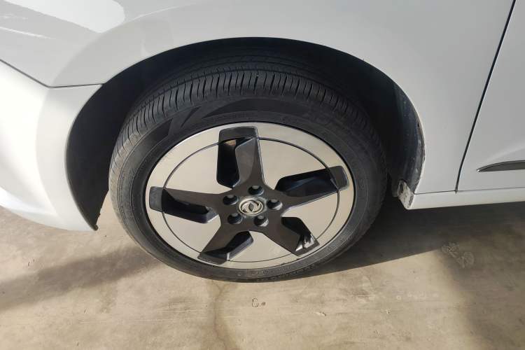 Used Dongfeng Aeolus E70 2023 500 Smart Edition Lithium Iron Phosphate 47.58 kWh Left Front Wheel Hub