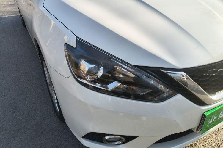 Used Nissan Sylphy 2019 1.6XV CVT Smart Connect Luxury Edition China VI Standard Right Front Headlight