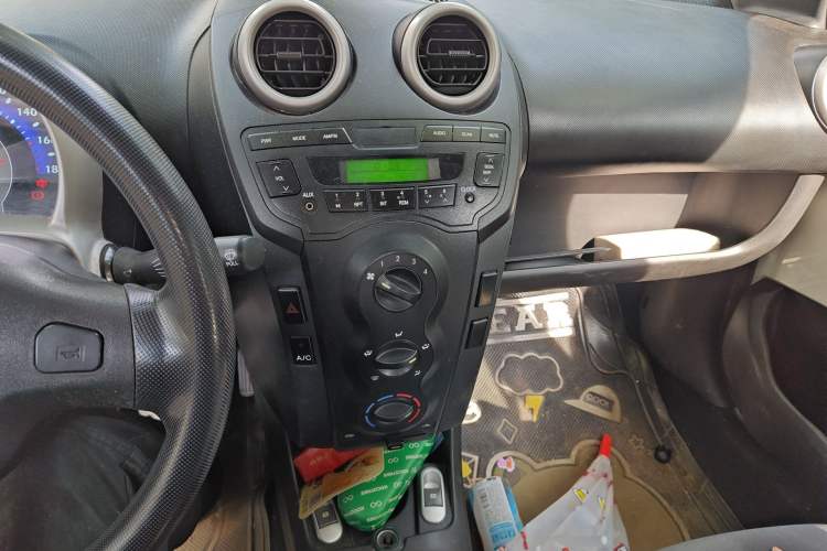 Used BYD F0 2015 1.0L XuanKu Model Audio And AC Panel