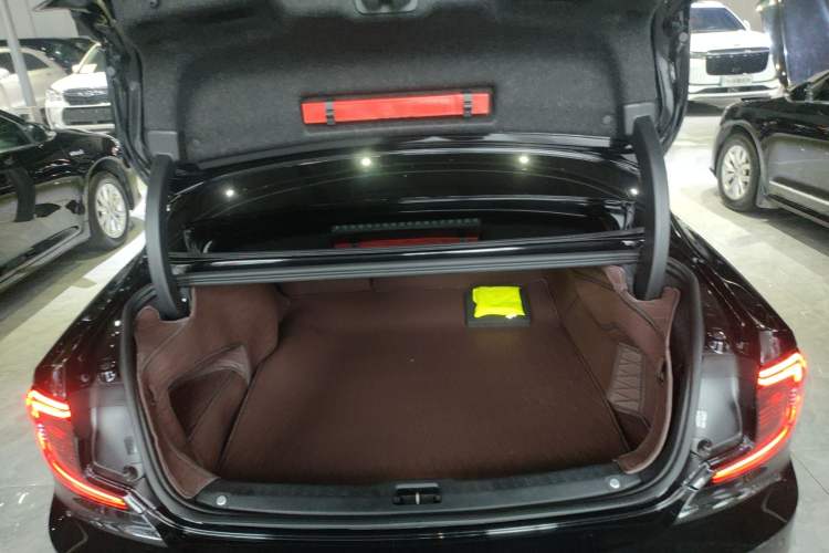 Used Volvo S90 2024 B5 Zhiyuan Luxury Edition
