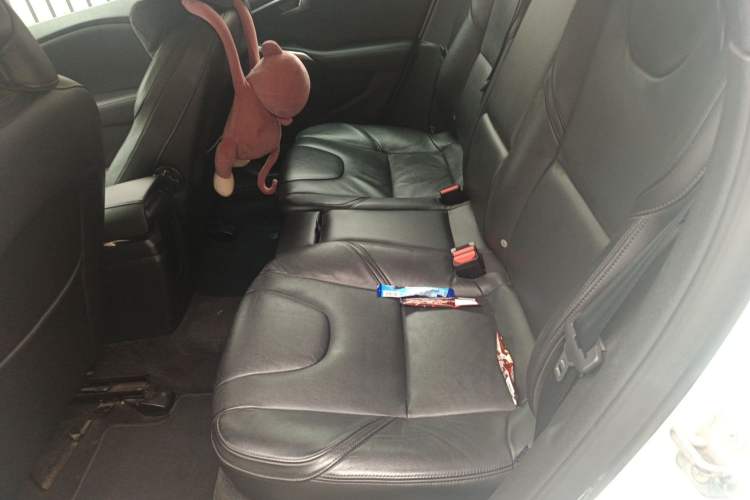 Used Volvo V40 2016 T4 Smart Luxury Edition