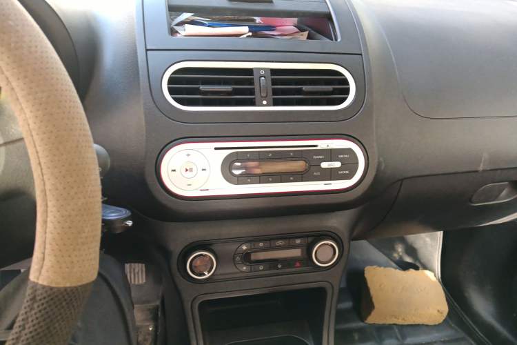 Used MG 3 2011 1.5L AMT Elite Edition Audio And AC Panel