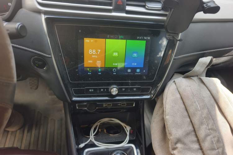 Used Roewe i5 2020 1.5L Manual 4G Connect Luxury Edition Audio And AC Panel