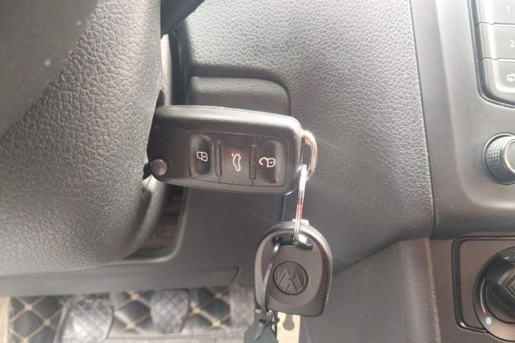 Used Volkswagen Polo 2016 1.4L Manual Fashion Model Vehicle Key