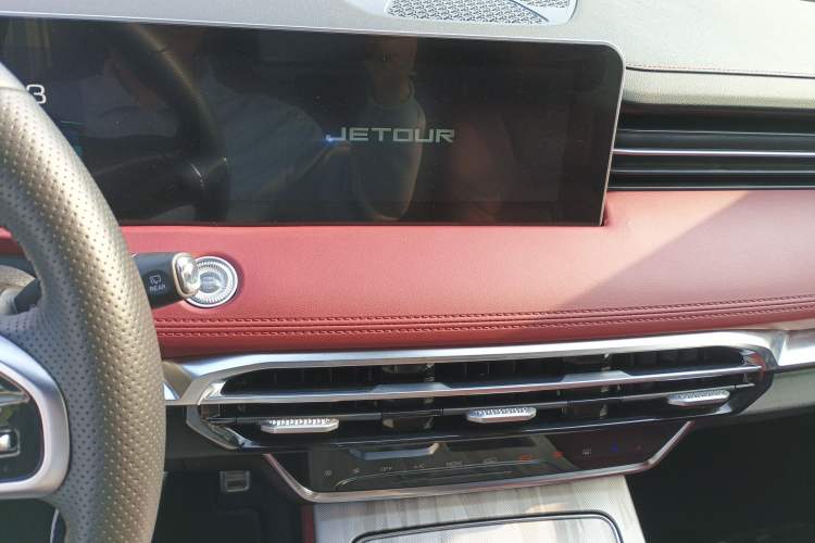 Used JETOUR X70 PRO 2023 1.5T DCT Comfort Edition 5 Seats
