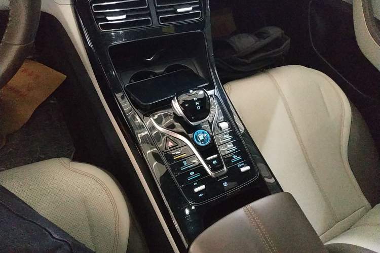 Used BYD Qin PLUS 2024 HONOR Edition DM-i 55KM Leading Model
