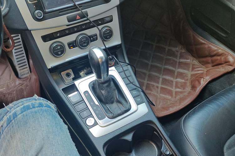 Used Volkswagen Magotan 2015 Revised Version 2.0 TSI Prestige Edition Gear Lever