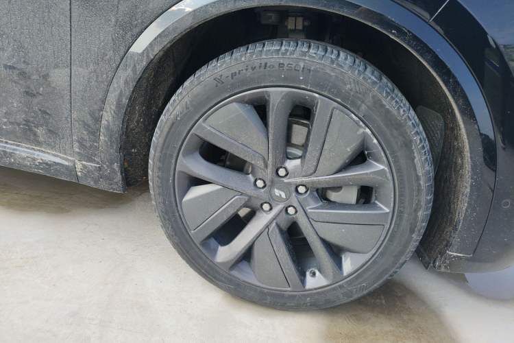 Used Li Auto L9 2023 Pro Model Right Front Wheel Hub