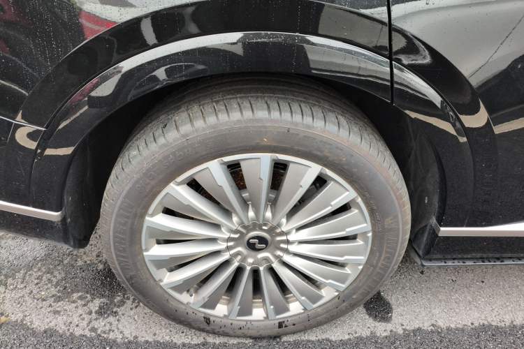 Used ONVO Luxeed L90 2025 Model—Ultra Six-Seater Version Exterior 5