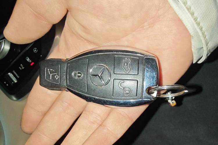 Used Mercedes-Benz V-Class 2018 V 260 L Prestige Extended Version China V Vehicle Key