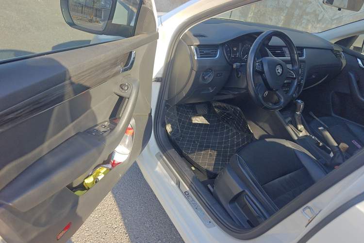 Used Skoda Octavia 2016 1.6L Automatic Smart Drive Edition