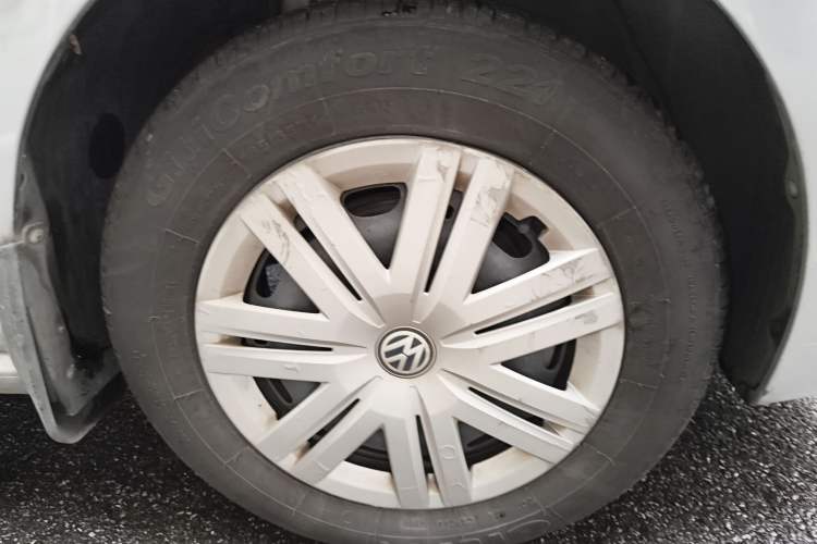 Used Volkswagen Polo 2014 1.4L Manual Fashion Edition Right Front Wheel Hub