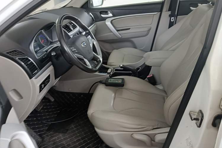 Used Geely Auto Emgrand 2016 Sedan 1.5L CVT Luxury Model