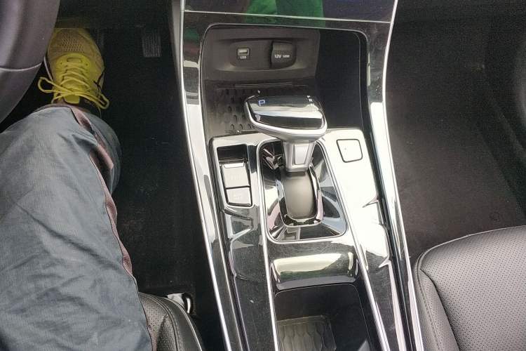 Used Hyundai ix25 2020 1.5L CVT GLS Smart Model Gear Lever