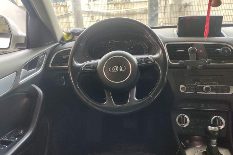 Used Audi Q3 2015 35 TFSI Comfort Model