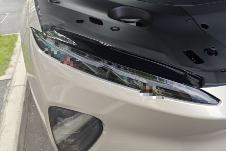 Used Nio ES8 2024 75 kWh Right Front Headlight