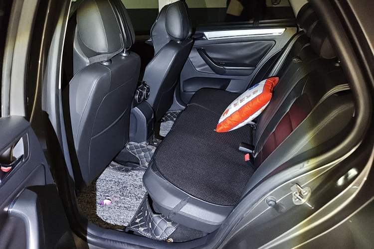 Used Volkswagen Bora 2013 1.6L Automatic Comfort Model Left Rear Seat