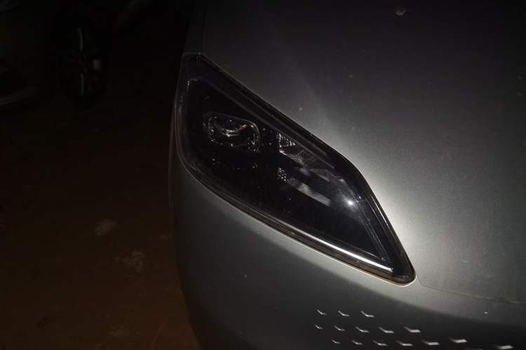 Used Wuling Hongguang New Energy 2025 Extended-Range Hybrid 50KM Comfort Version Right Front Headlight