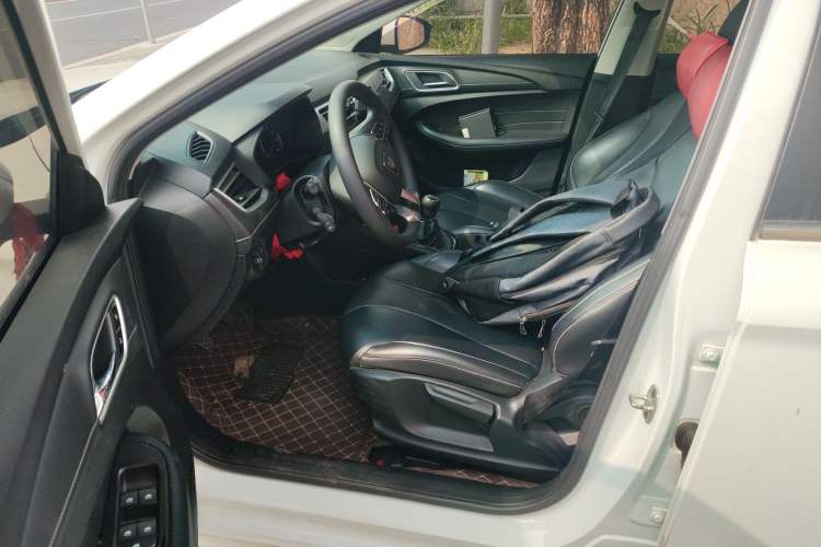 Used Roewe i5 2020 1.5L Manual 4G Connect Leehao Flagship Edition
