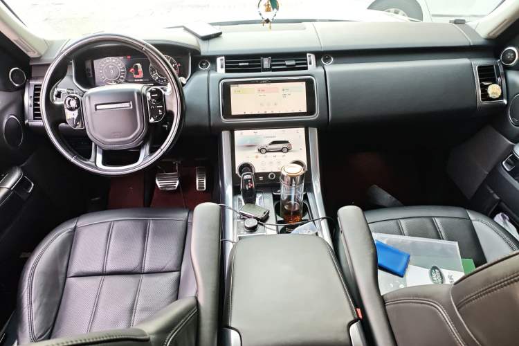 Used Land Rover Range Sport 2018 3.0 SC V6 HSE DYNAMIC Center Console