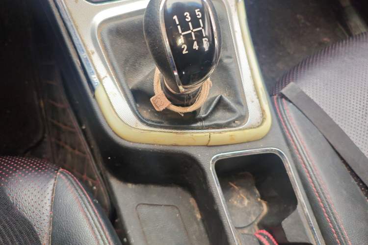 Used Baojun 560 2015 1.8L manual luxury version