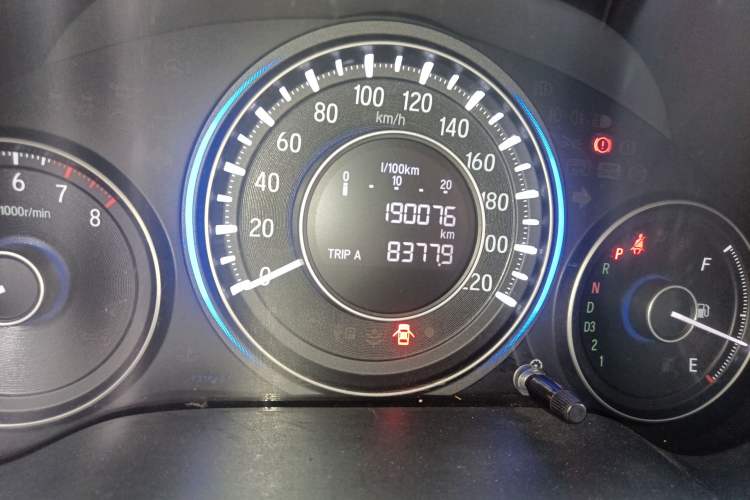 Used Honda Crider 2013 1.8L automatic luxury edition
