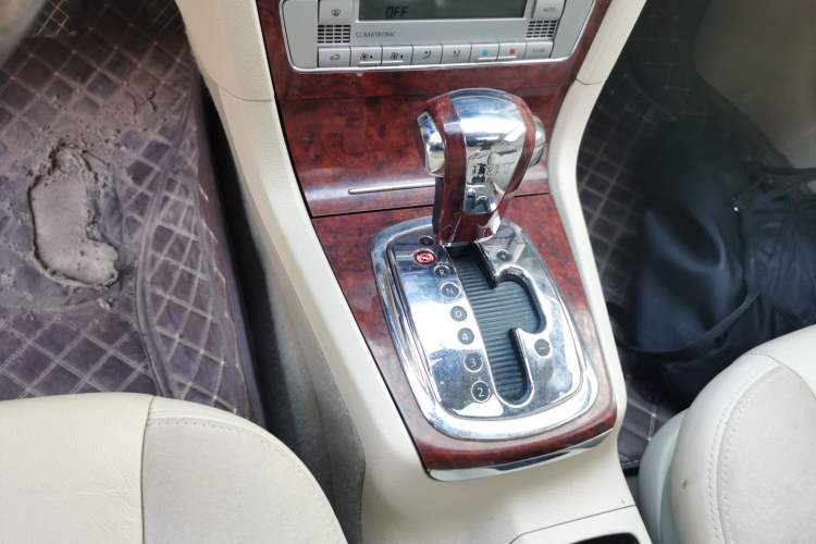 Used Volkswagen Passat 2007 1.8T Automatic Luxury Model Gear Lever