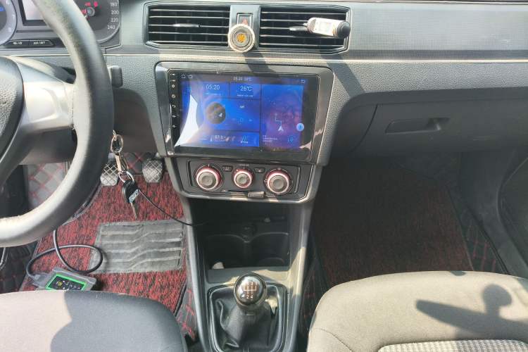 Used Volkswagen Santana 2016 1.4L Manual Fashion Edition