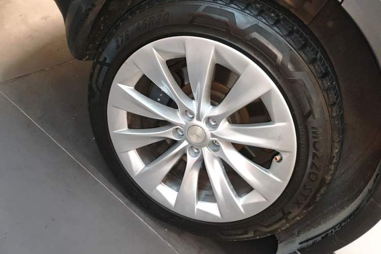 Used Tesla Model X 2016 X 75D Right Rear Wheel Hub