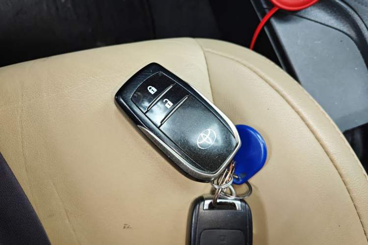 Used Toyota RAV4 2013 2.0L CVT Four-Wheel Drive New Edition