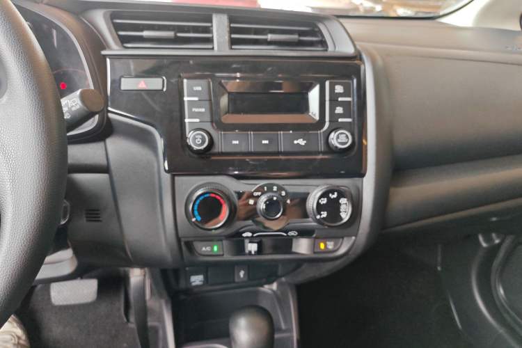 Used Honda Fit 2018 1.5L CVT Comfort Version Audio And AC Panel