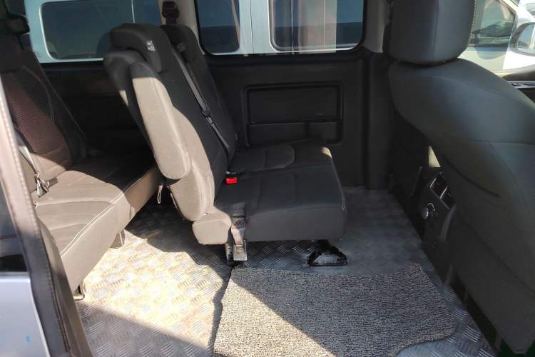 Used JAC Refine M3 2022 PLUS 1.5T 7-Seater Standard Model