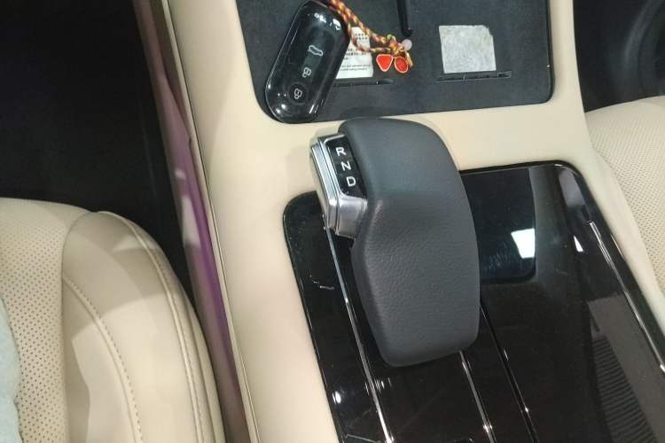 Used Hima AITO M7 2022 1.5T Rear-Drive Comfort Edition Gear Lever