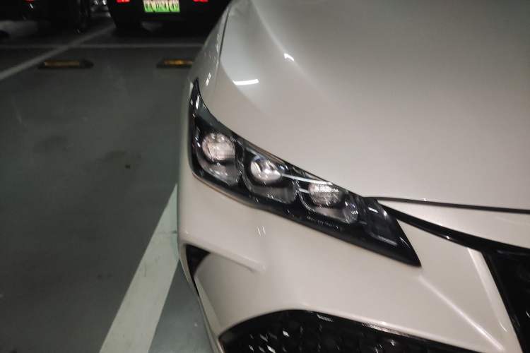 Used Toyota Avalon 2019 2.0L XLE Premium Edition China VI