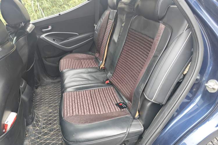 Used Hyundai Santa Fe 2017 2.0T Automatic All-Wheel Drive Smart 7-Seater Left Rear Seat