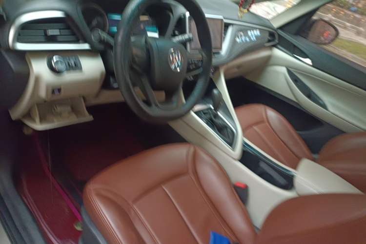 Used Buick GL6 2018 18T 6-Seater Elite Model
